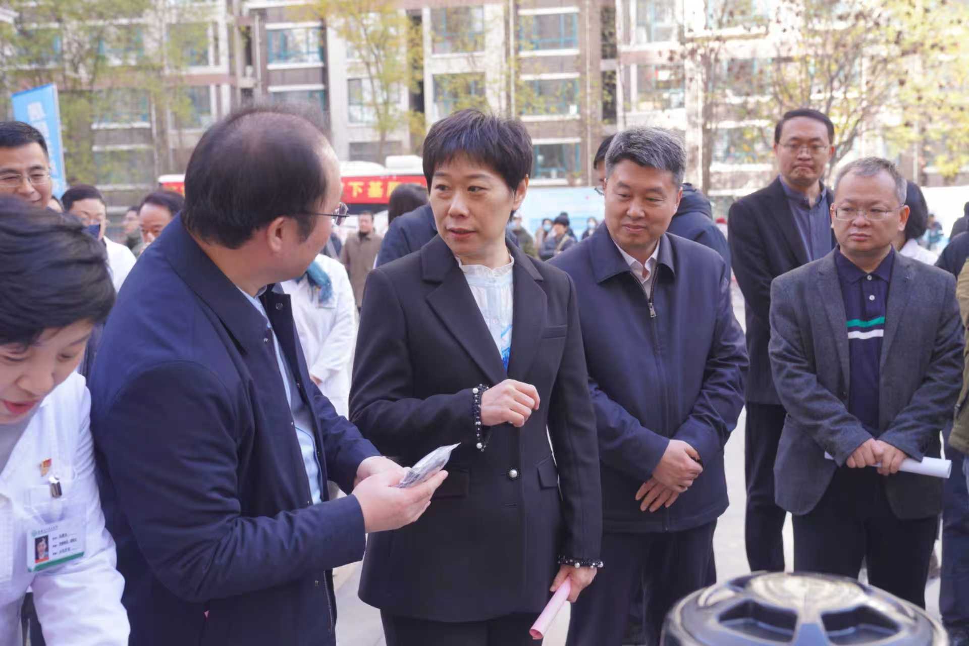 市卫生健康委启动“家庭医生进小区”集中签约活动