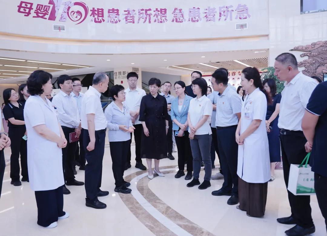 国家卫生健康委妇幼司司长傅卫一行莅临石家庄市妇产医院调研指导